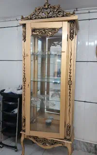 میز و آینه ست برای سالن به همراه گنجه