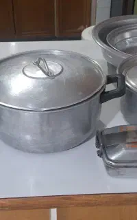 فروش تعدادی قابلمه. الومینیومی