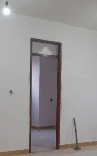 در و چهار چوب اتاق