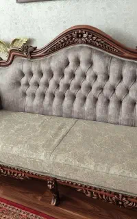 مبل کلاسیک چوبی منبت کاری شده