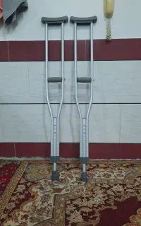 عصا زیر بغل