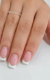 کاشت ناخن حرفه ای