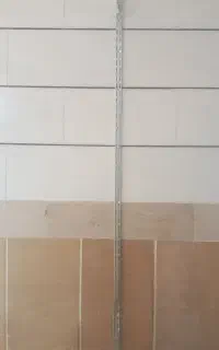 قفسه و رگال همراه با ستون