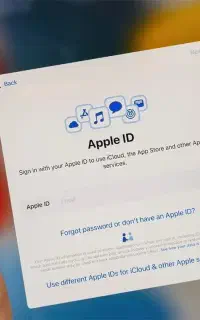 راه‌اندازی Apple ID و انتقال اطلاعات آیفون حضوری