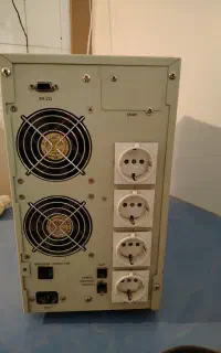دستگاه ups