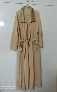 دو عدد مانتو بلند رنگ کرم و نخودی