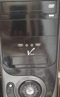 یک دستگاه کامپیوتر کامل و سالم