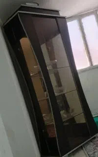 بوفه و ساعت دیواری