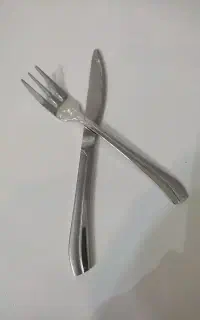 دو دست قاشق وچنگال