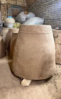 ساخت انواع تنور و گلدانهای سفالی از کارگاه