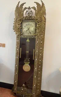 ساعت بُرُنز ایستاده