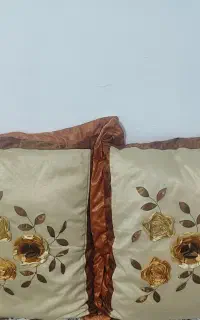 روتختی  با دو تا متکا و دو تا کوسن
