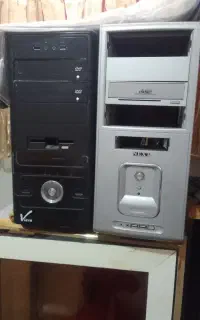 ۱عدد کیس نقره ای کامپیوتربا لوازم داخلش