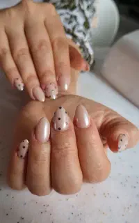 ناخن کار فوق حرفه ای تهرانی در نور