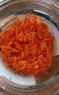 زعفران زرد محلی