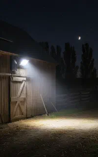 نور افکن و پنل سولار در مجموعه پروژکتور خورشیدی