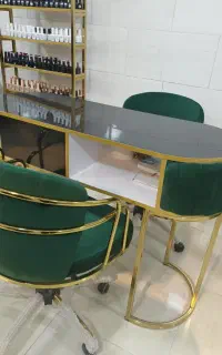 ب یک ناخن کار ب صورت اجاره نیازمندیم