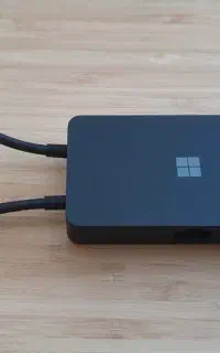 هاب سرفیس  5 پورت travel hub surface