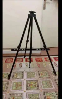 سه پایه فلزی