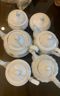 قوری چینی وقندان