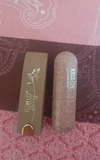 رژلب جامد