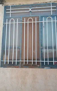 در.پنجره .نرده