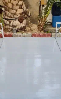 تخت آهنی محکم