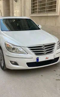 جنسیس سدان سفید صدفی ۲۰۱۱