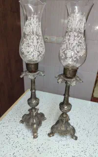 دوعدد شمعدان برنزی