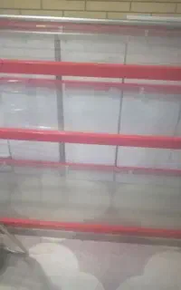 ویترین شیشه ای