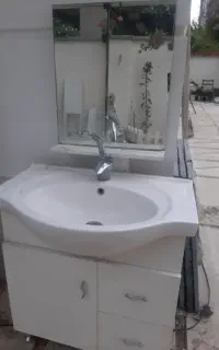 دسشویی وآیینه