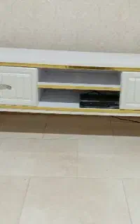 میز و جاکفشی و ساعت