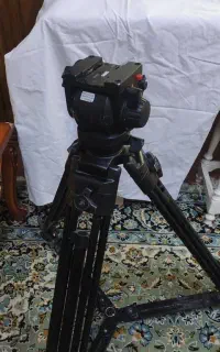 سه پایه حرفه ای مانفردو