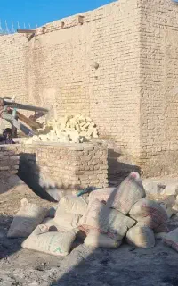 کارگر نیمه ماهر ساختمانی هستم