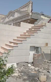 کاشی و سرامیک کاری،لوله کشی آب و برق انجام میشود