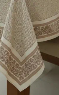 رومیزی مخمل شانل ضدلک