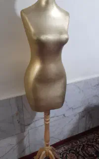 مانکن طلایی سالم