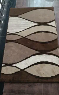 سه عدد قالیچه در حد نو