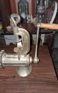 چرخ گوشت قدیمی