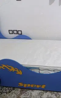 تخت نوجوان