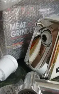 چرخ گوشت با موتور قدرتمند