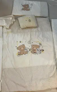روتختی و محافظ دور تخت نوزاد