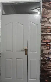 تعدادی وسایل خانه به فروش میرسد