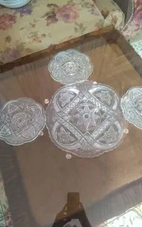 ظرف کریستال قدیمی با پیش دستی