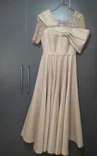 پیراهن و صندل مناسب جشن و عروسی