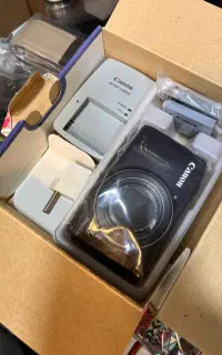 دوربین Canon PowerShot SX600 HSبسیار تمیز و کم‌کار
