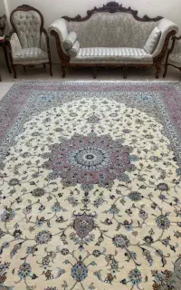 قالی ۱۲ متری کاشان گل ابریشم