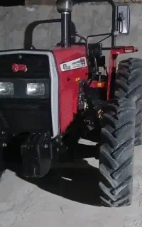 گلِ‌کردن‌زمین با‌تراکتور ‌