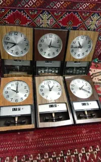 ۶عدد ساعت دیواری سیکو بدنه چوبی زنگدار قدیمی