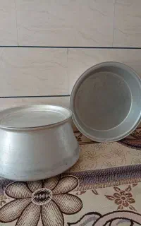 فروش یک عدد دیگ بزرگ و یک ماهیتابه بزرگ